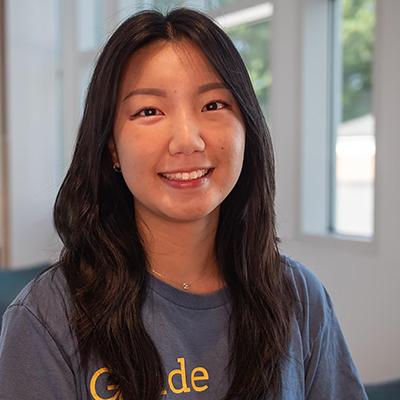 Portrait of Mandy Zhang